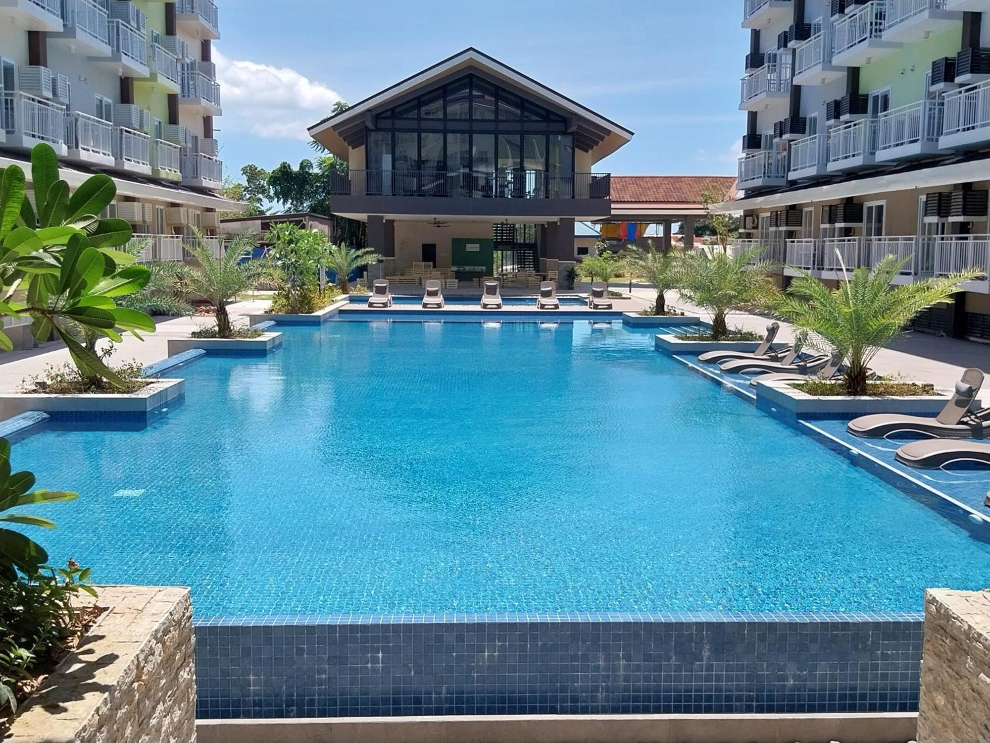 Stay And Fly At Amani Grand Resort Residences มักตัน ภายนอก รูปภาพ